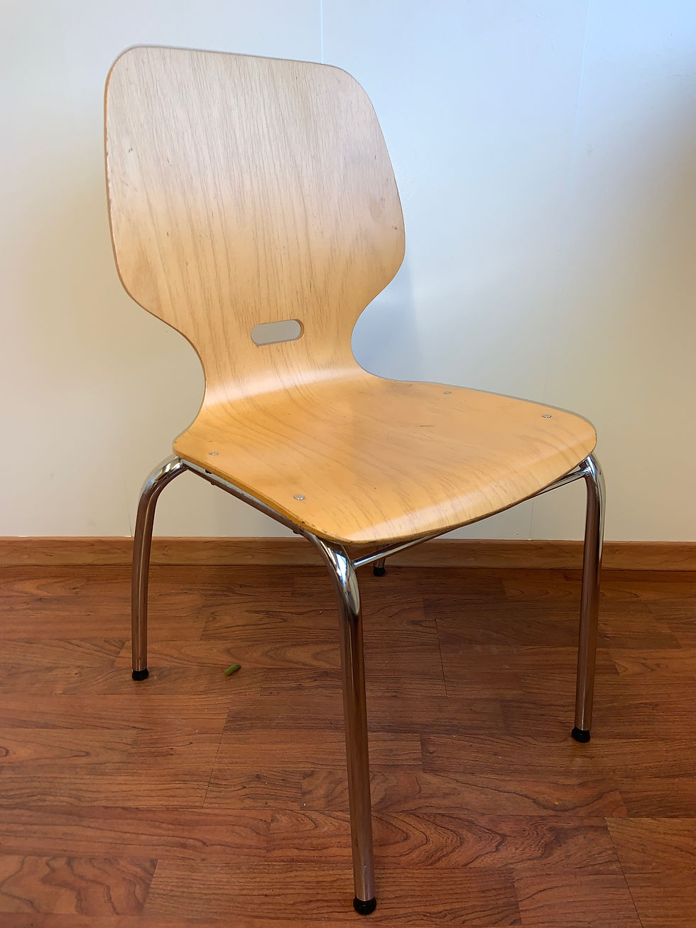 Thumbnail: Selt-Sterkir eldhússtólar staflanlegir frá Á. Guðmundsson