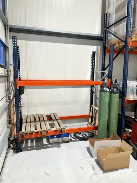 SELT / SOLD - Brettarekkar - vinnuborð