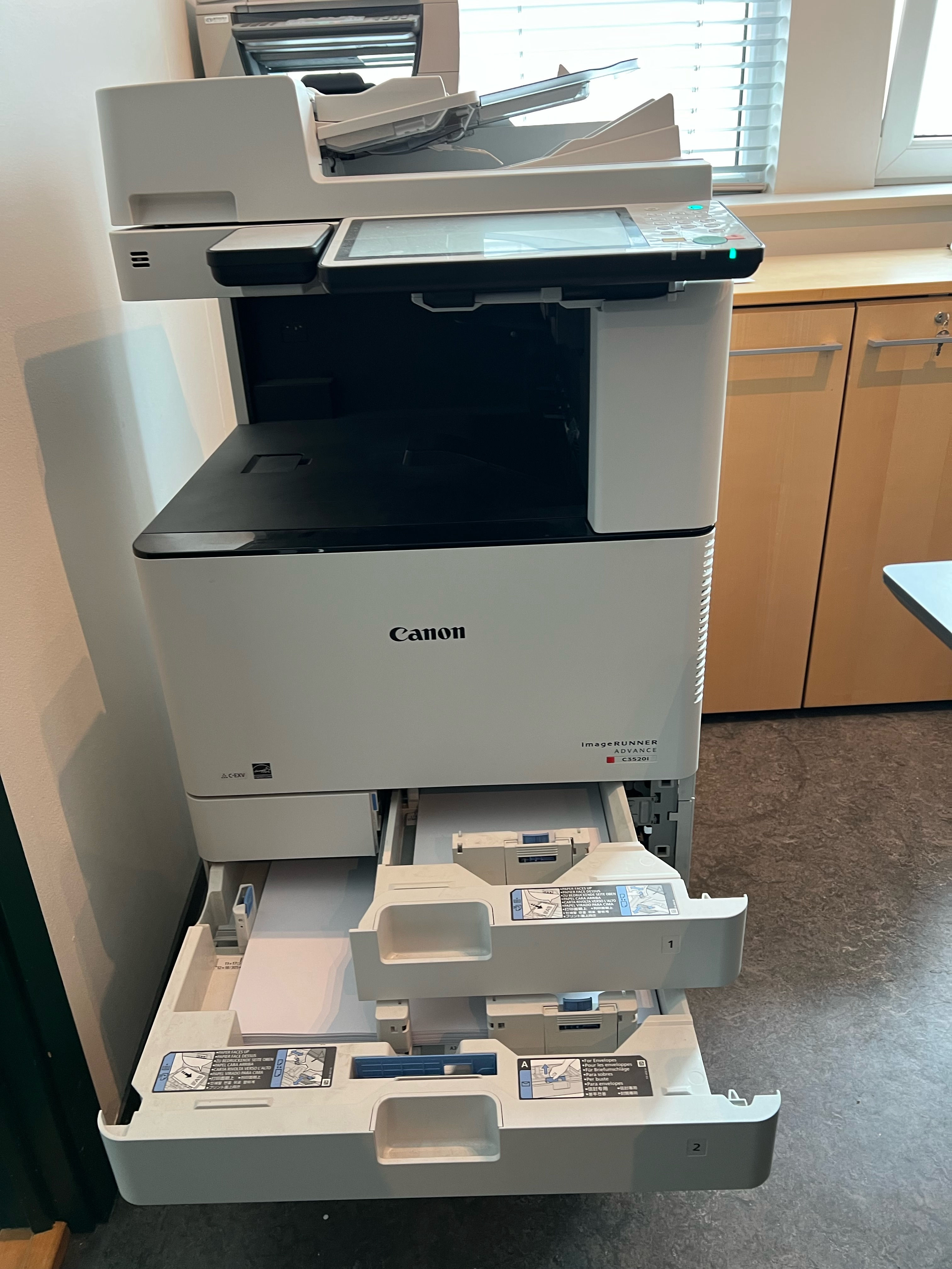 SELT - Canon Image runner C3520i