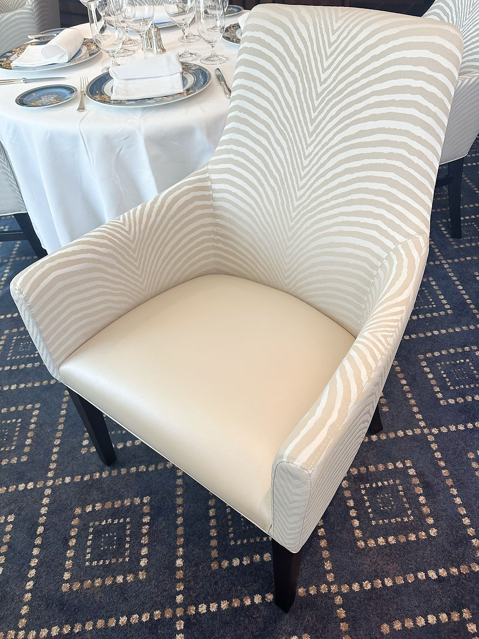 SELT / SOLD - Borðstofustólar / veislustólar (10stk.)