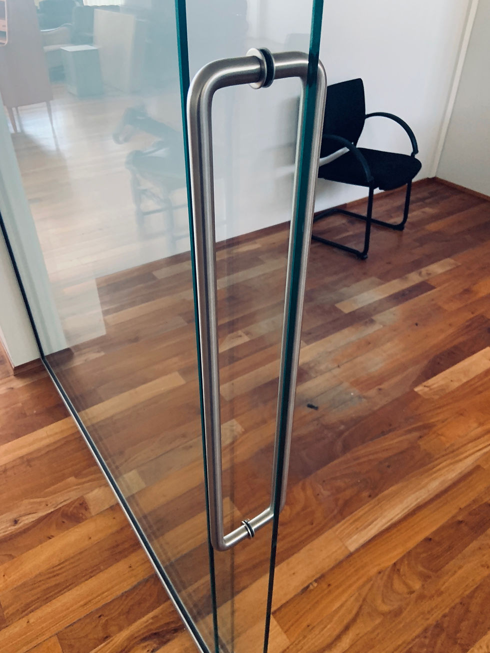 Thumbnail: SELT / SOLD Glerveggir, skjólveggir, hert gler