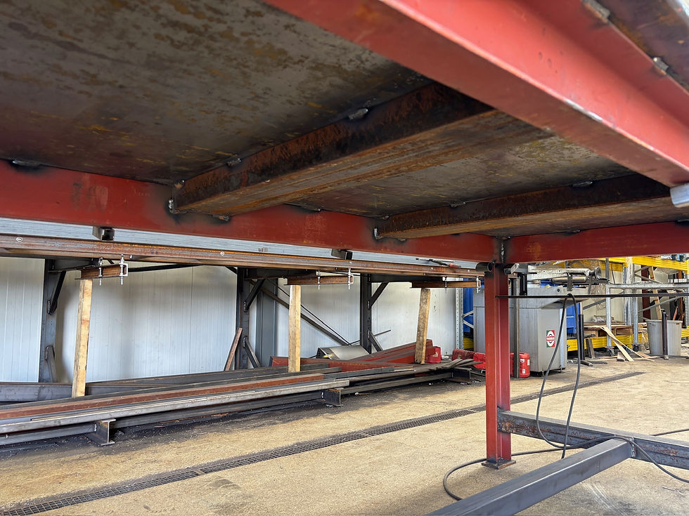 Thumbnail: SELT / SOLD - Suðuborð, B250xD126xH105sm.