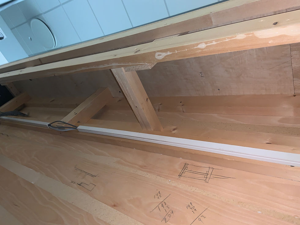 Thumbnail: Selt - Móttökuborð til sölu