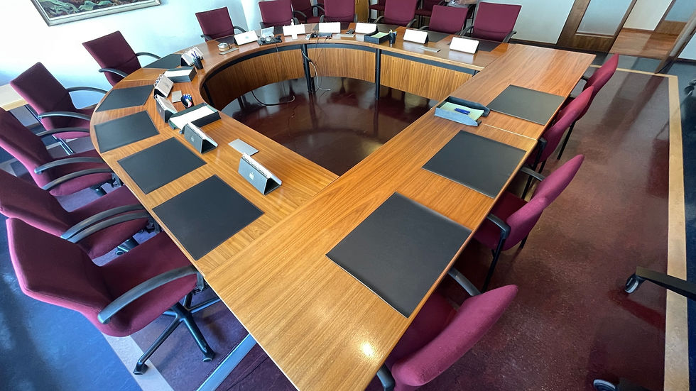 Thumbnail: SELT / SOLD Fundareyja 15 manns Á.Guðmundsson - sérsmíði