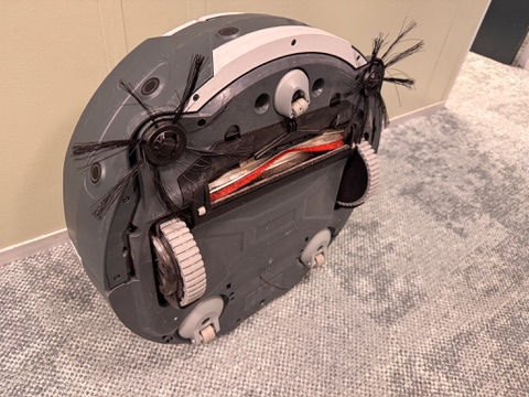 Thumbnail: Makita ryksuguróbot með hleðslutæki og fjarstýringu