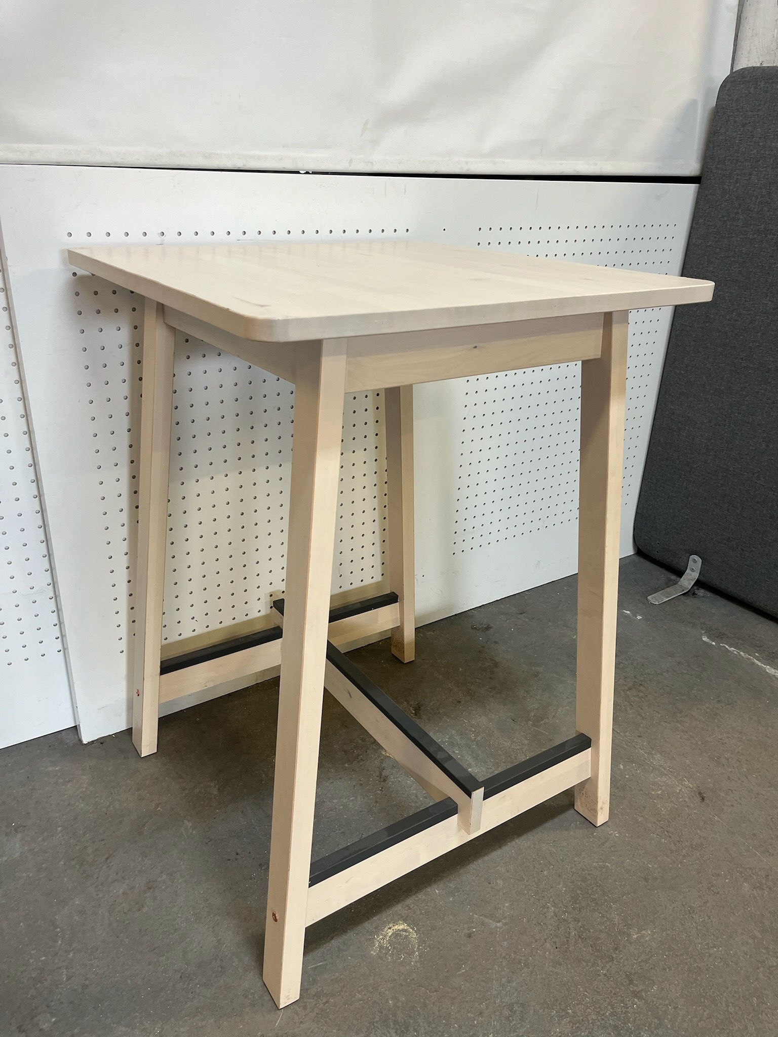 SELT / SOLD IKEA háborð, H101 x D74 x B73 sm.