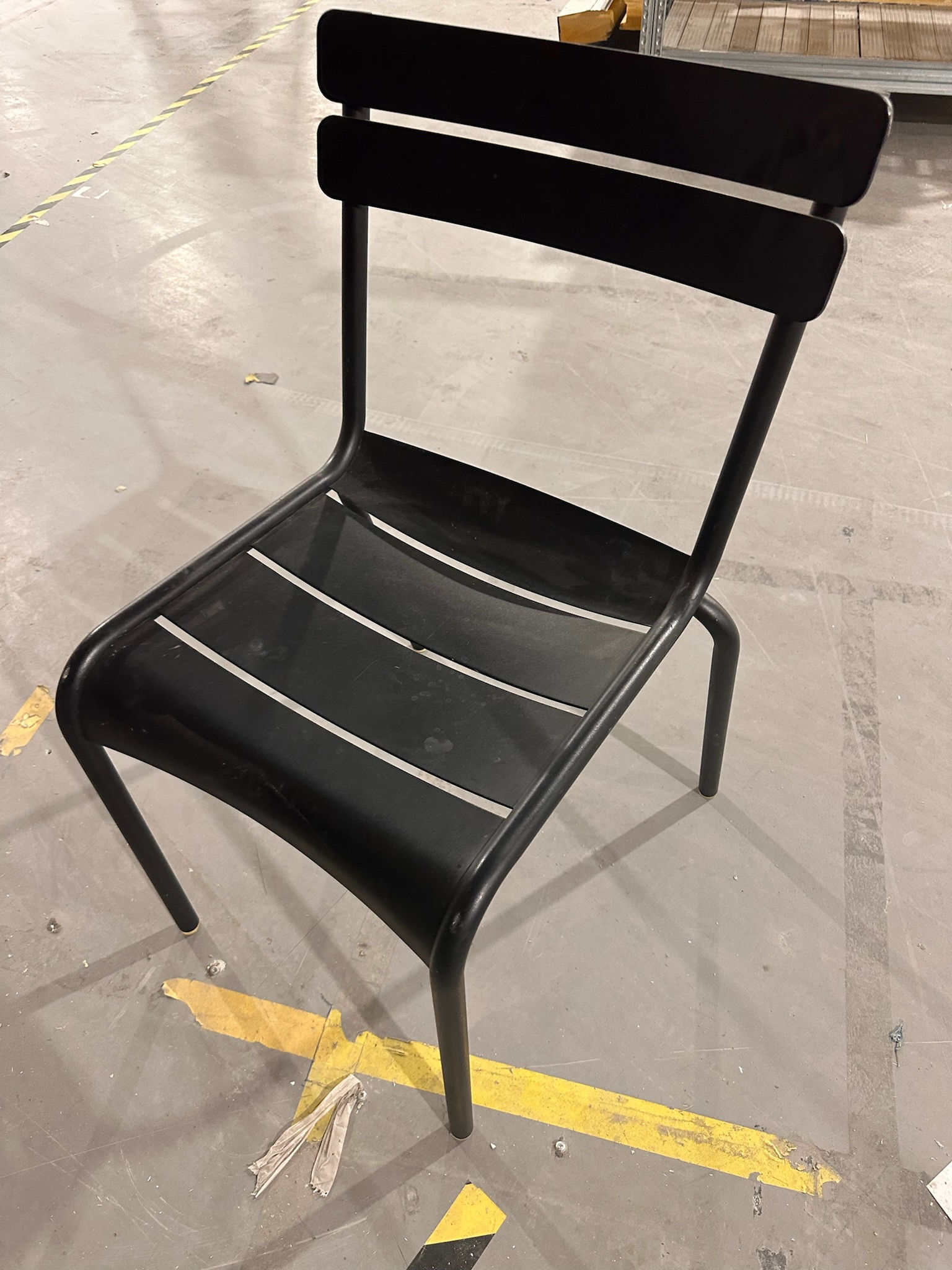 SELT - SOLD Eldhússtólar / útistólar, staflanlegir (10 stk.)