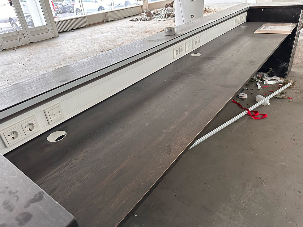 Thumbnail: SELT / SOLD - Móttökuborð - verslunarborð