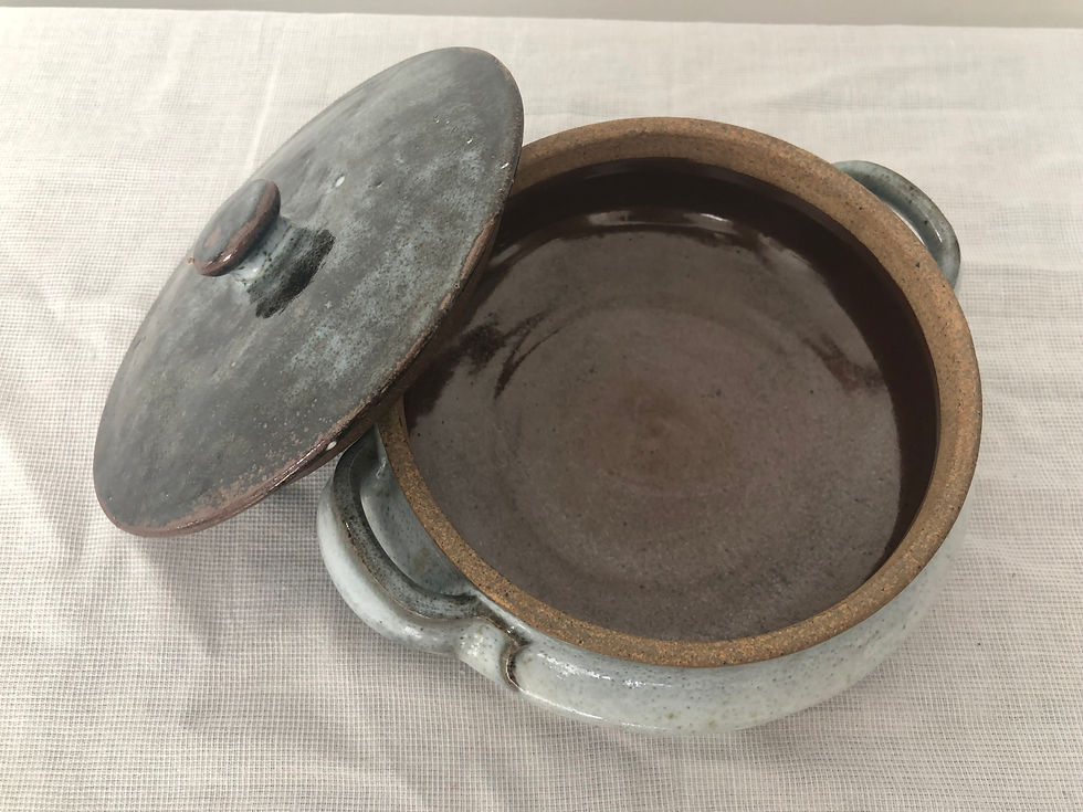 Thumbnail: Serving bowl with lid