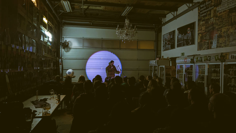 Jordan Raj at Comedy in Your Eye English Speaking Live Stand Up Comedy at BrauArt Dusseldorf