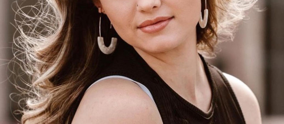 Mobile beauty services bring professional hair and makeup artistry for photoshoot