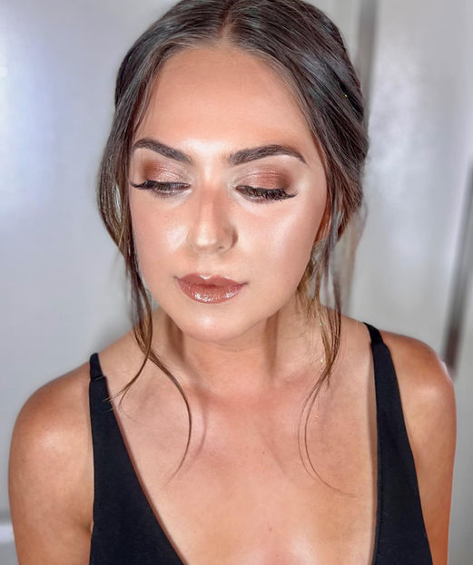 Are you a Bride in Nashville Needing Hair and Makeup for your Wedding day?