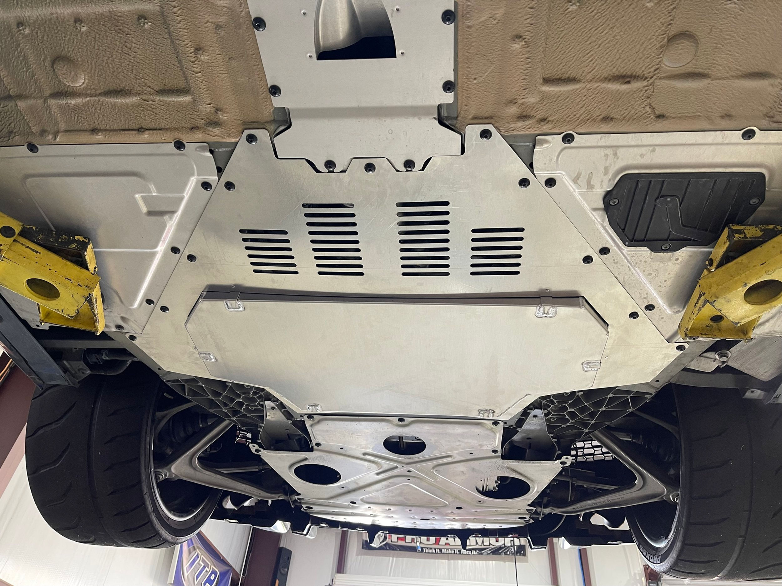 Colab Garage R8 / Huracan Engine Belly Pan