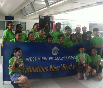 Ms. Tin Pei Ling, MP for Marine Parade GRC visit Yangzheng Primary School booth