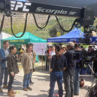 CUANDO NADIE NOS VE, Serie dirigida por Enrique Urbizu (disponible en Max)