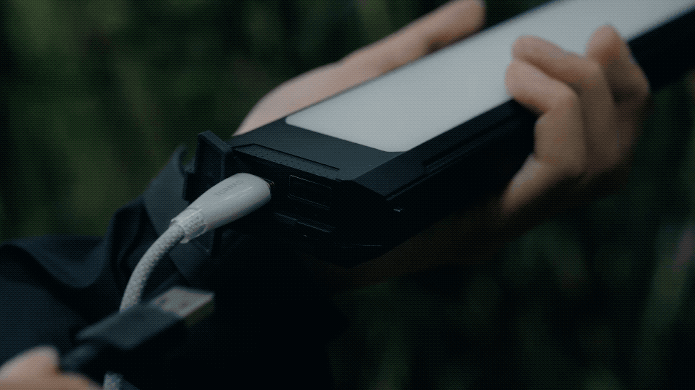 手机充电.2025-10-21 17_41_32.gif