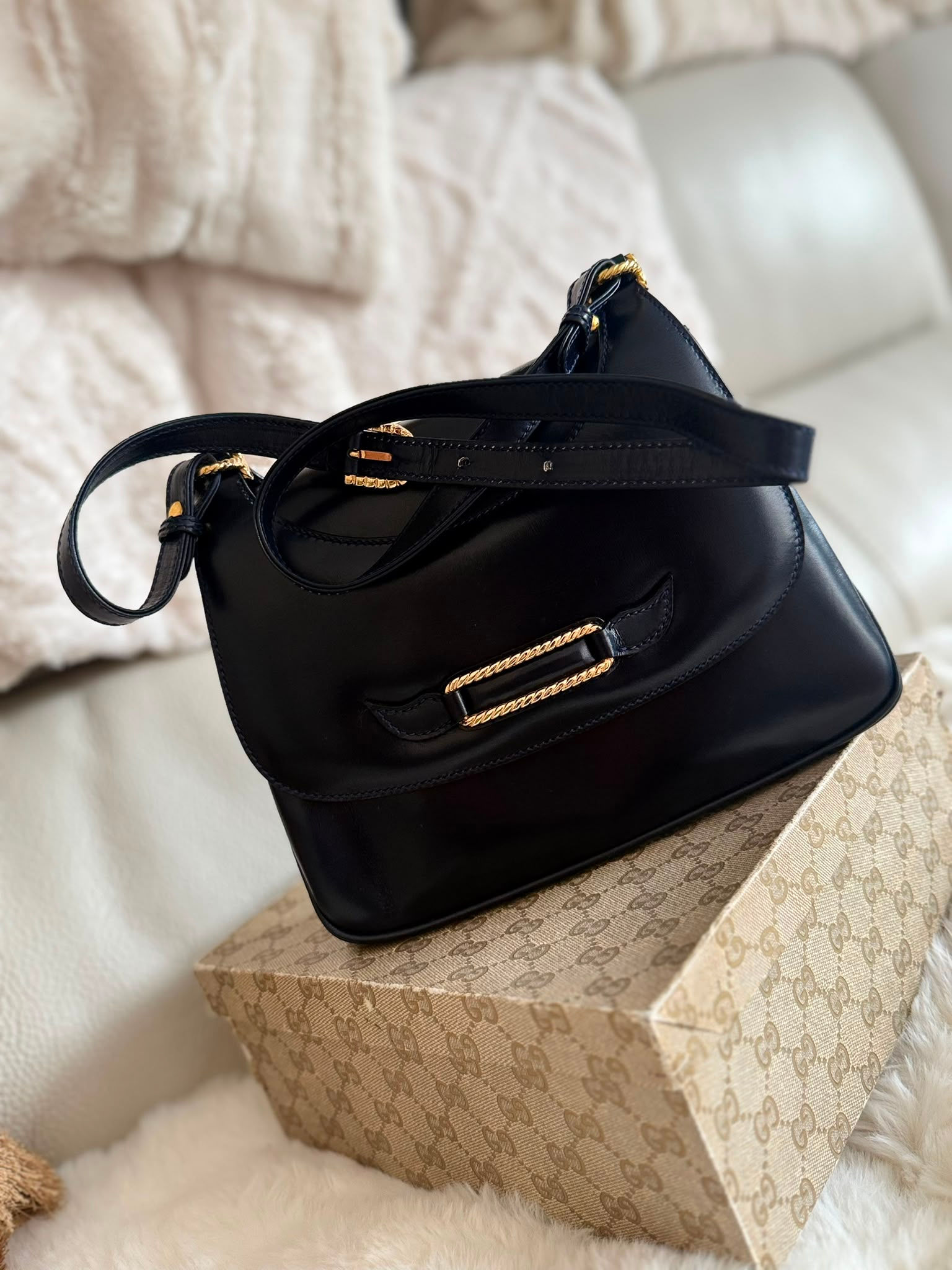 Authentic Vintage Gucci Leather Shoulder Bag