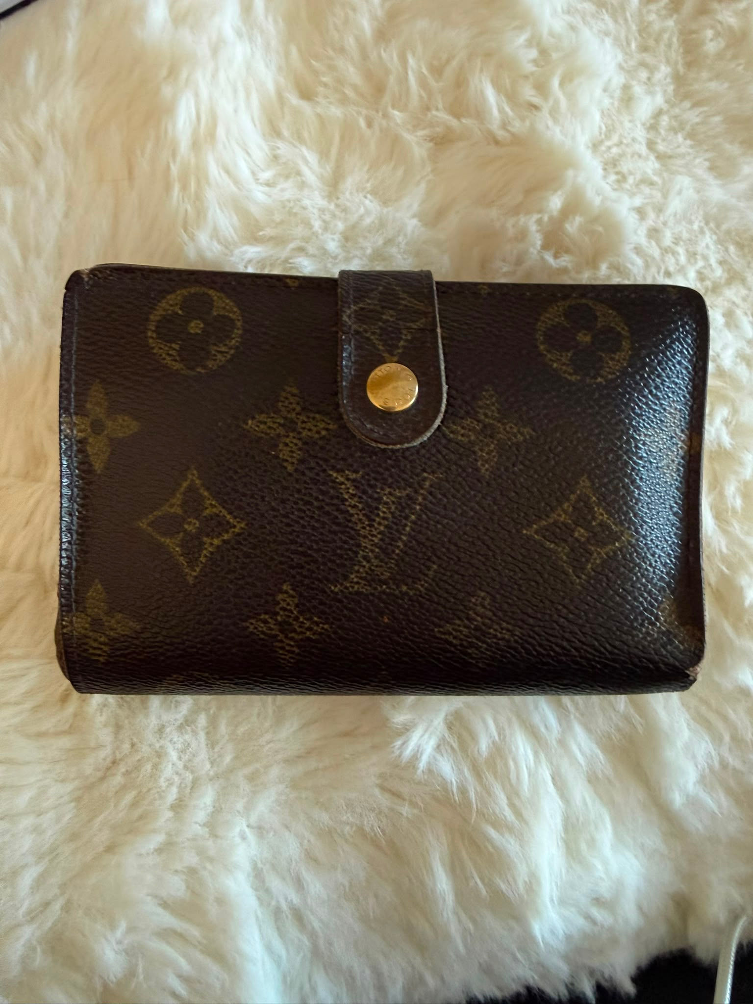 Authentic Louis Vuitton Monogram Kiss Lock Wallet