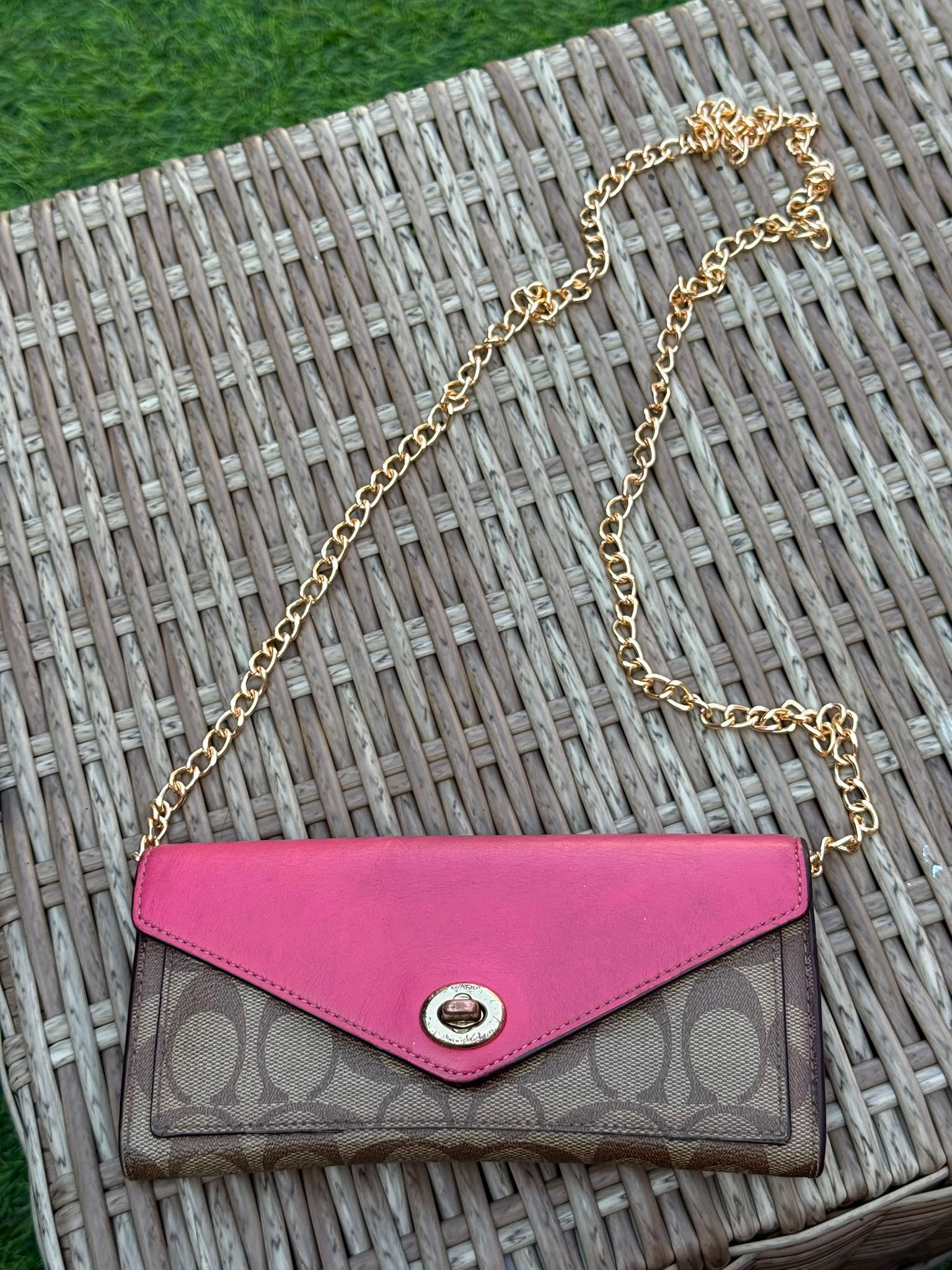 Coach Signature Wallet on replaced new Chain … Crossbody Bag – Pink & Khaki