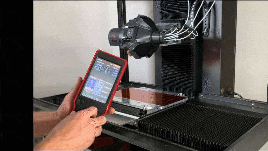 Easy setup with the H-Series: handheld pendant provides tactile, accurate, and responsive machine control.