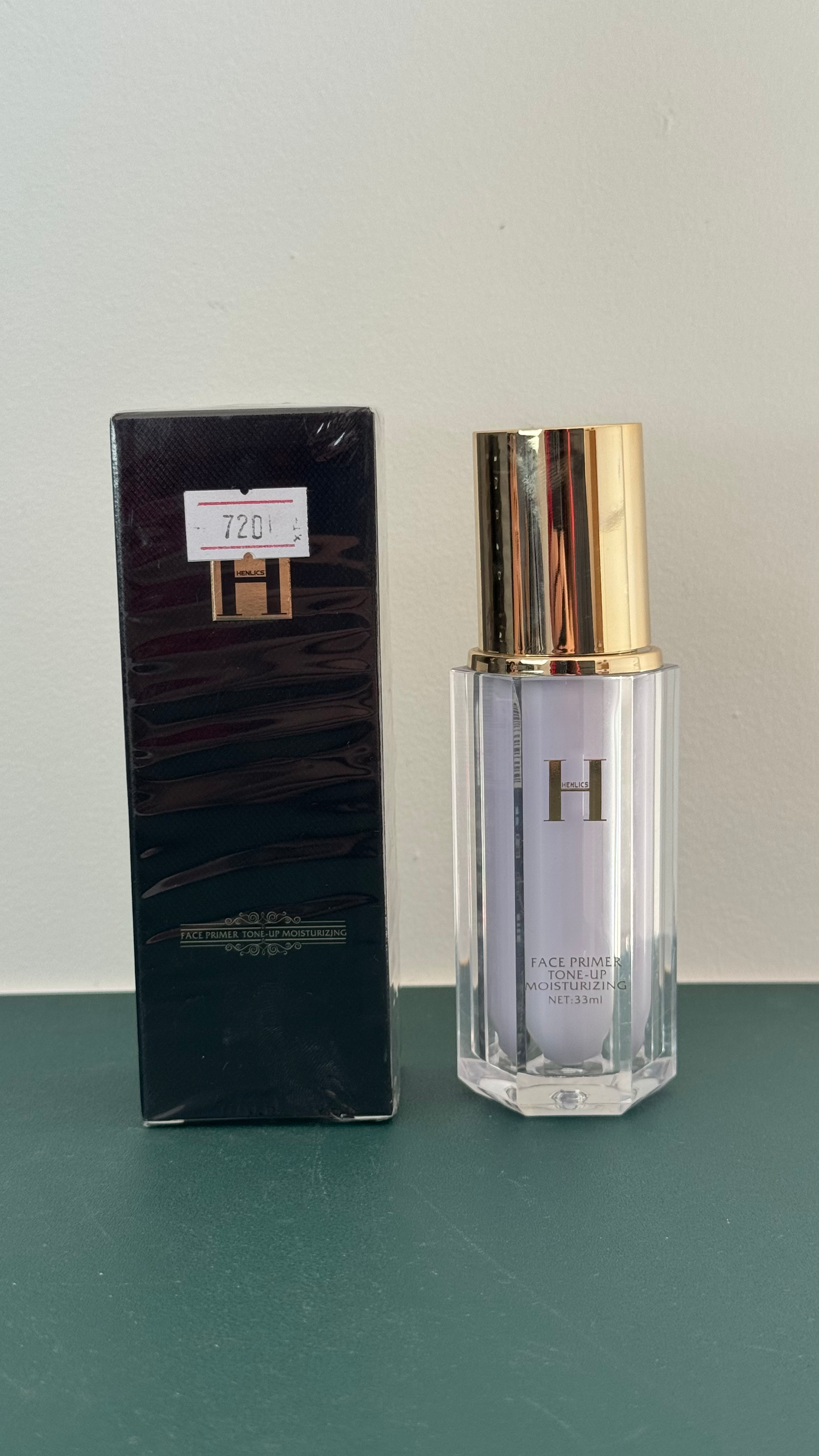 Увлажняющий праймер с фиолетовым оттенком Henlics 