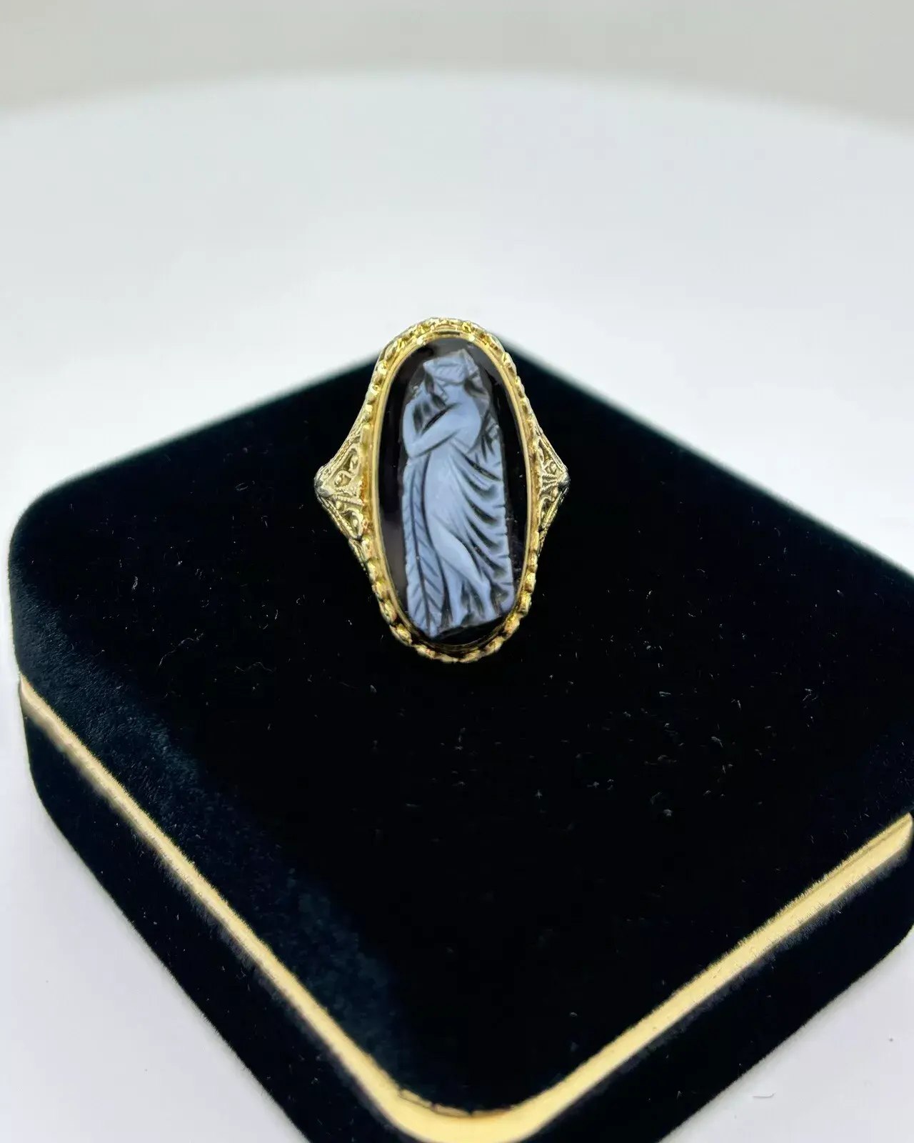 Antique 14K Yellow Gold Classical Figure Onyx Carving Ring