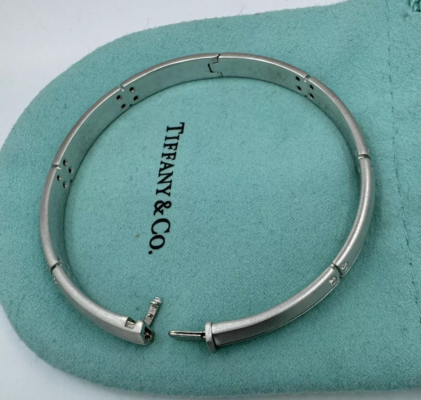 Tiffany & Co Streamerica Hinged Bangle 750 Small Size