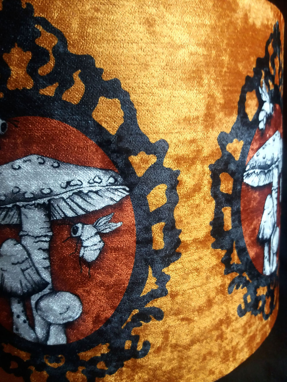 Thumbnail: 25cm (10") Lamp shade - Anatomical Heart Black and Gold