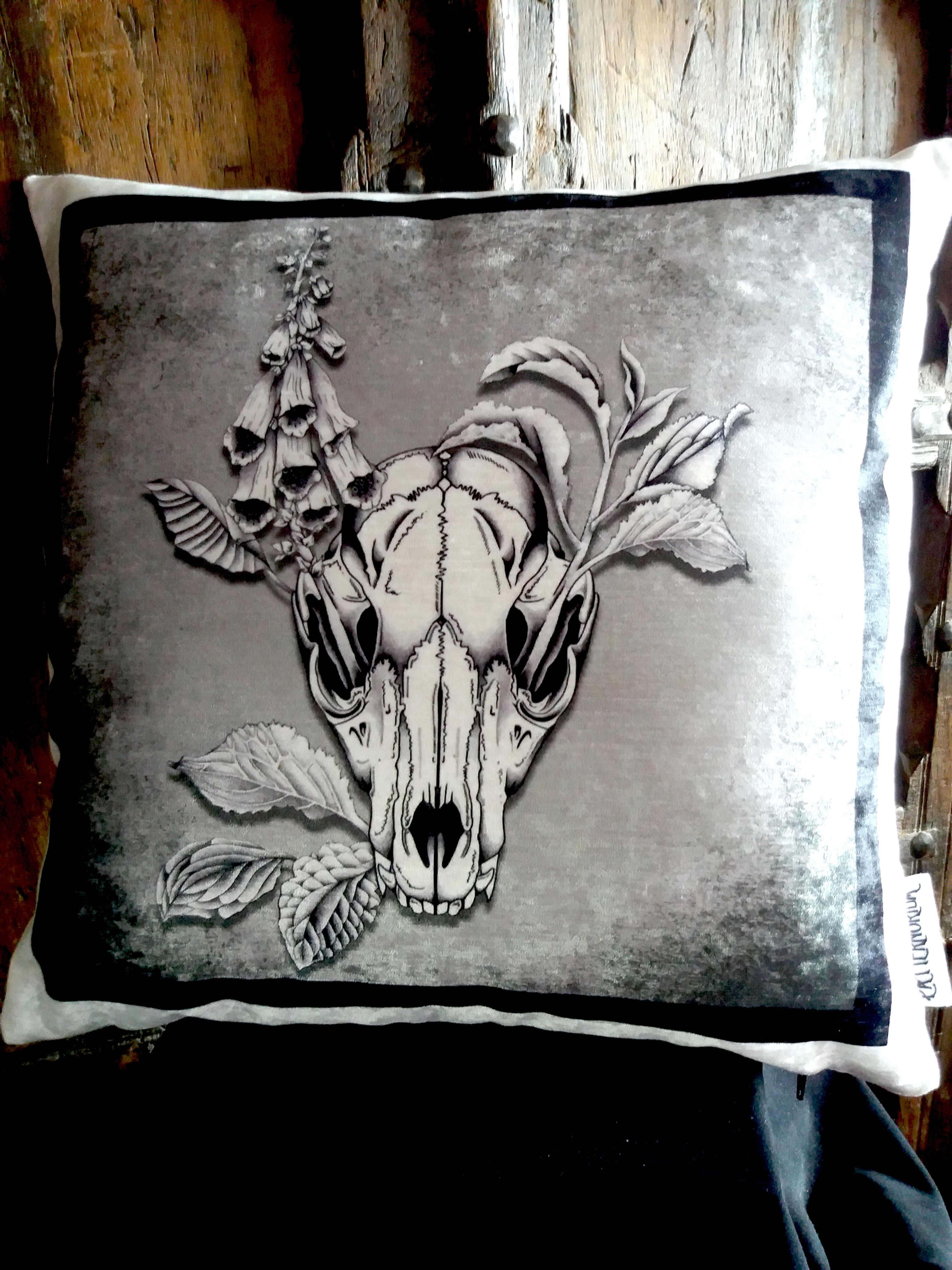 Fox Skull Cushion - Grey (Bayeux Velvet)