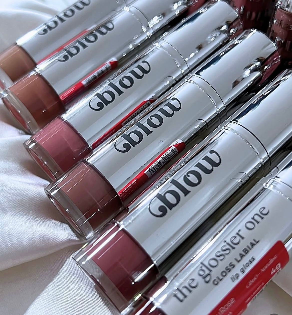 Gloss Labial The Glossier One da linha Brow - Ruby Rose