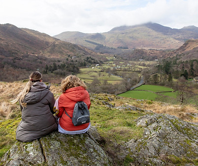 walkers-dinas-emrys-eryri-snowdonia-wales-1620662.jpg