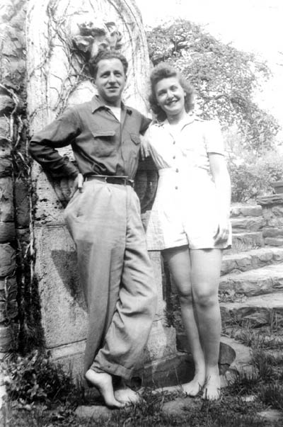 Elsie_and_Stan_1941_Plum_small.gif