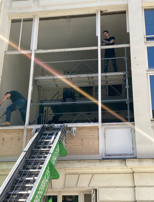 03-Mise en place chantier - 10001 fenetres paris.jpg