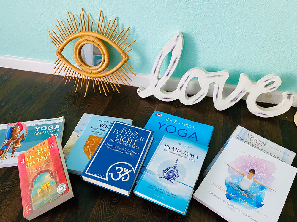 Die Wichtigsten Yogabucher Fur Die Yogalehrerausbildung