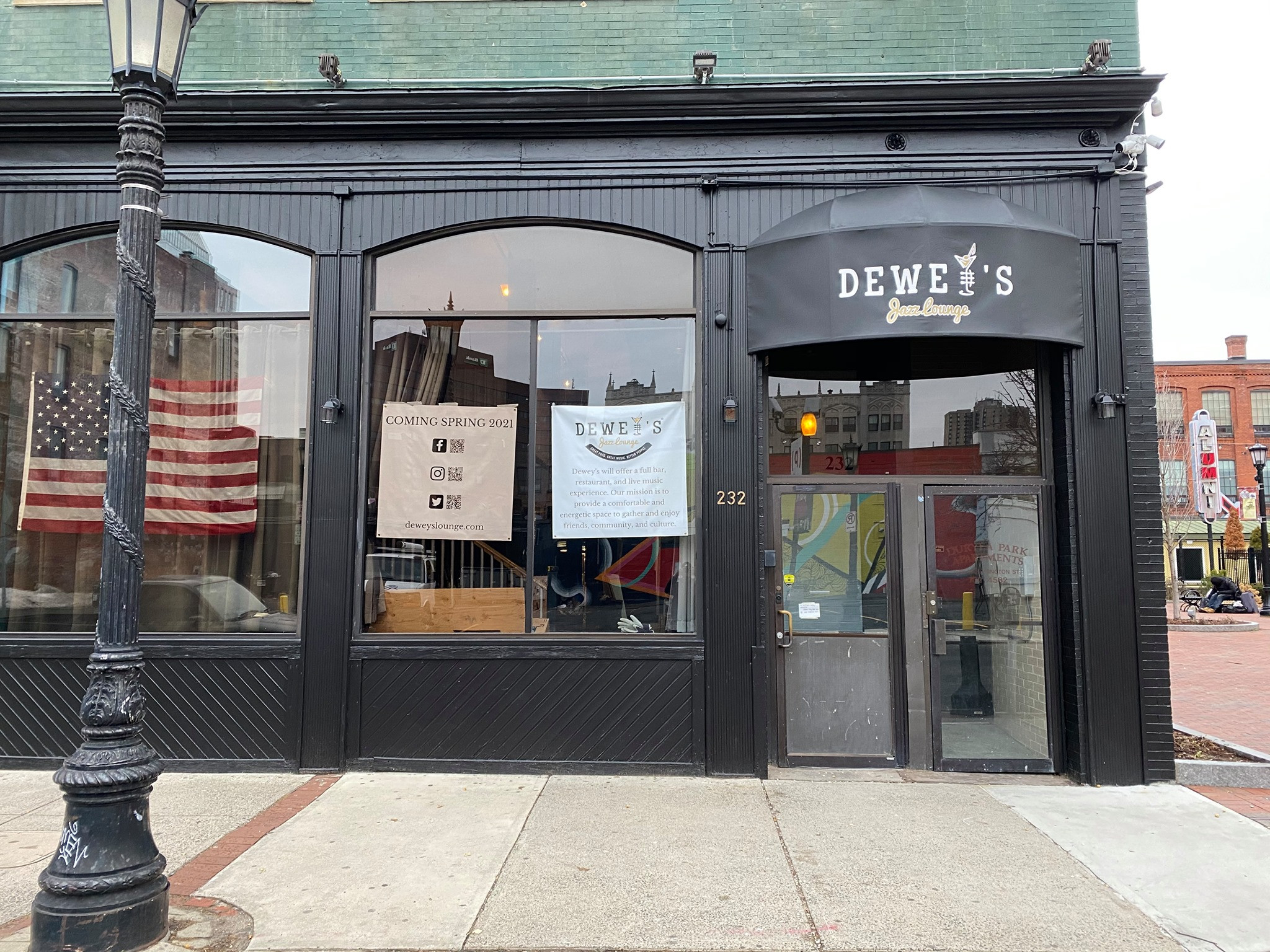 Dewey's Restaurent Bar & Lounge Live music venue Springfield, MA