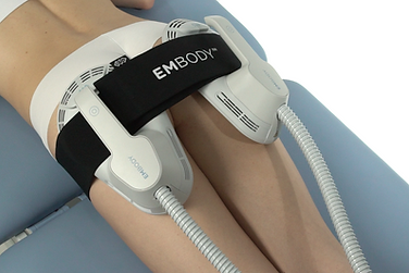 Embody_PIC_Female-Model-Applicator-Buttock_EN100.png