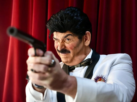¿Ganará algún año una chirigota de Sevilla en el Teatro Falla de Cádiz? El 'Yuyu' lo tiene claro...
