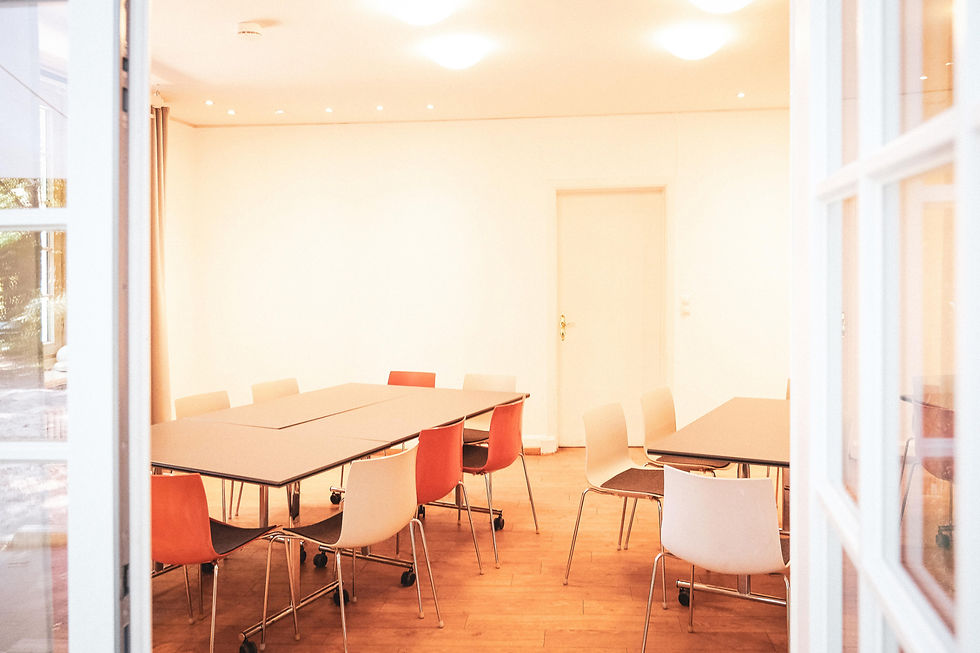 Bürgerhaus-Innen-Von-Aussen-nach-Innen