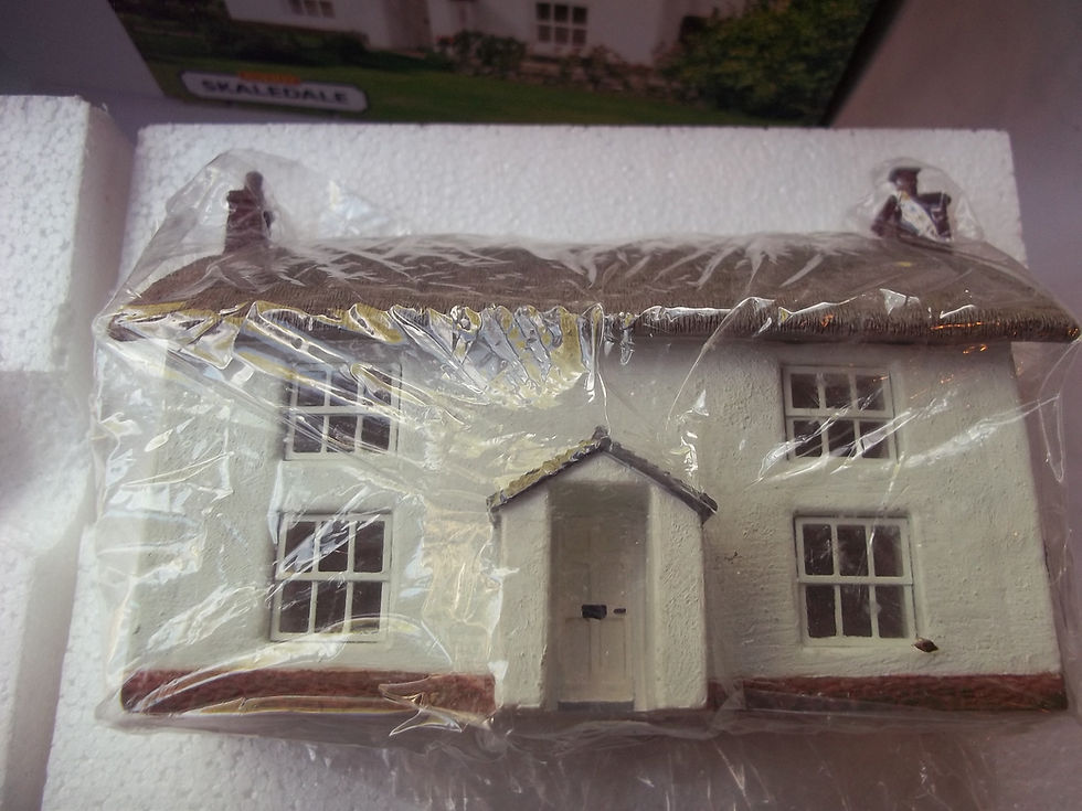 Thumbnail: Hornby R8547 White Cliffs Cottage OOG/1:76