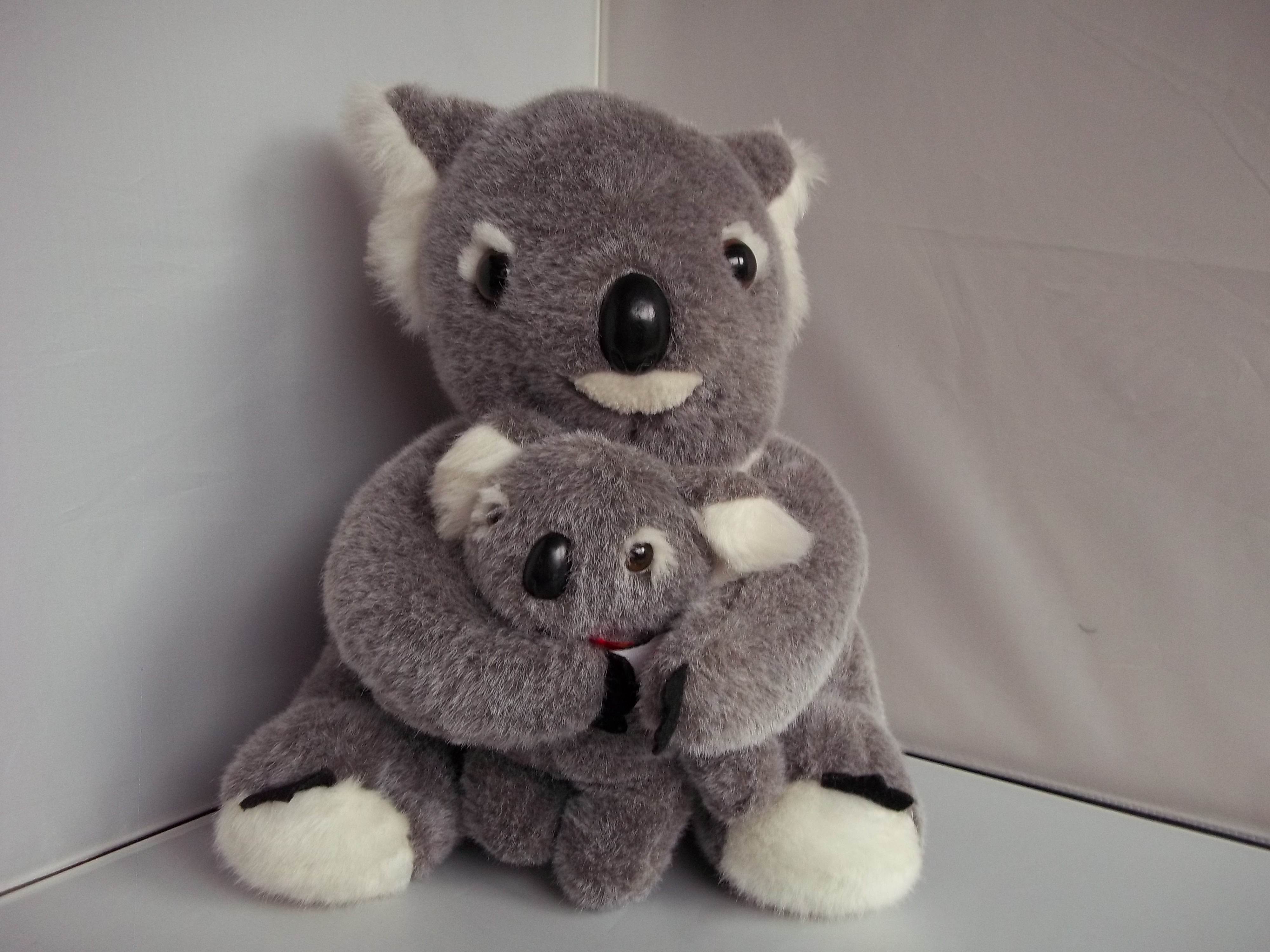 BNWT AUSTRALIA SOUVENIR Large Cuddly Toy Mommy Koala