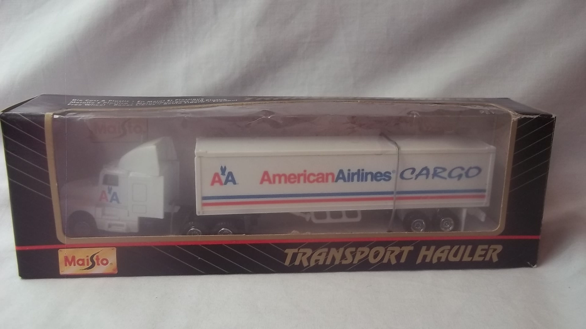 Maisto Transport HaulerAmerican Airlines Cargo