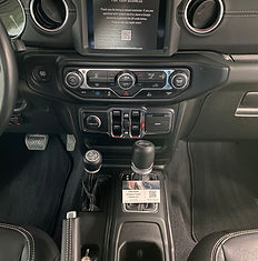 interior detail of jeep wrangler 2015