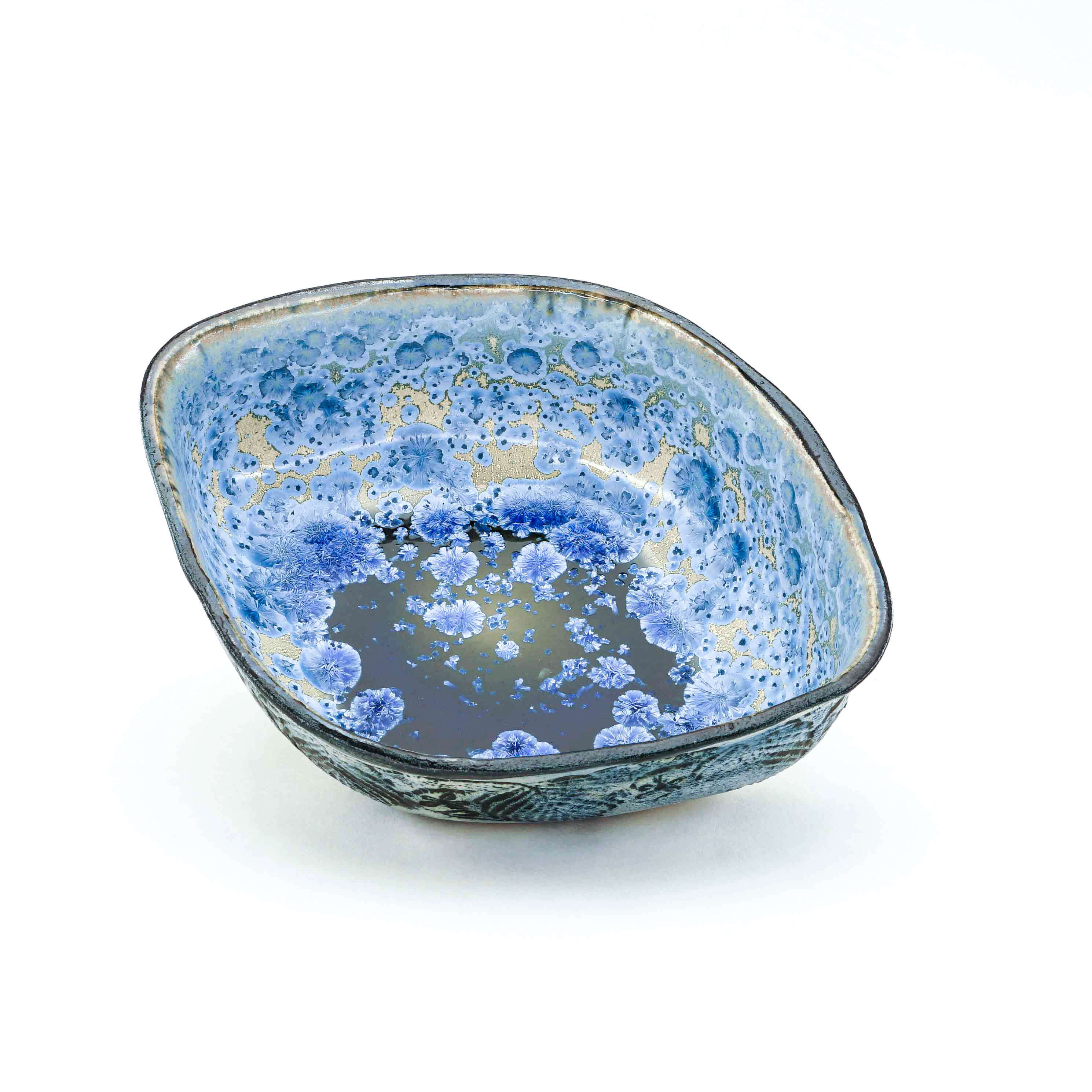 43. Keraamiline rombikujuline kauss