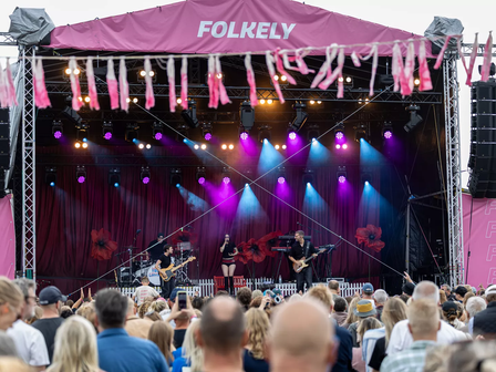GAFFA: Folkely Festival offentliggør de syv første navne til 2025-plakaten.