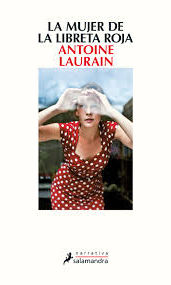La mujer de la libreta roja