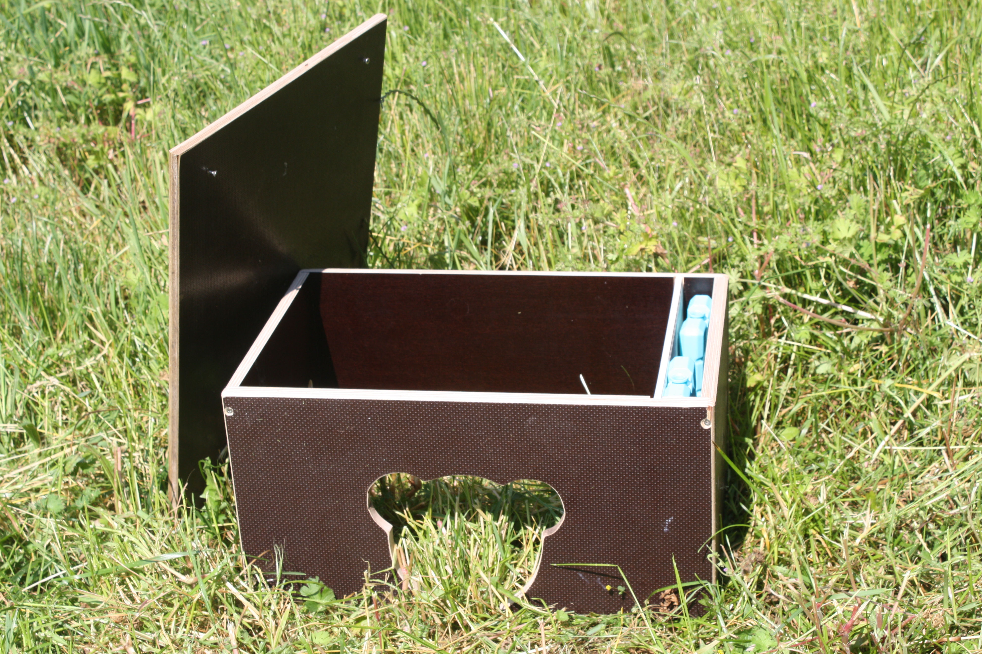 Kühlakkuhaus mit Seitenfach