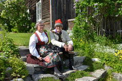 håndverk+ 2019
Eit par i herrebunad og kvinnebunad frå Gudbrandsdalen.