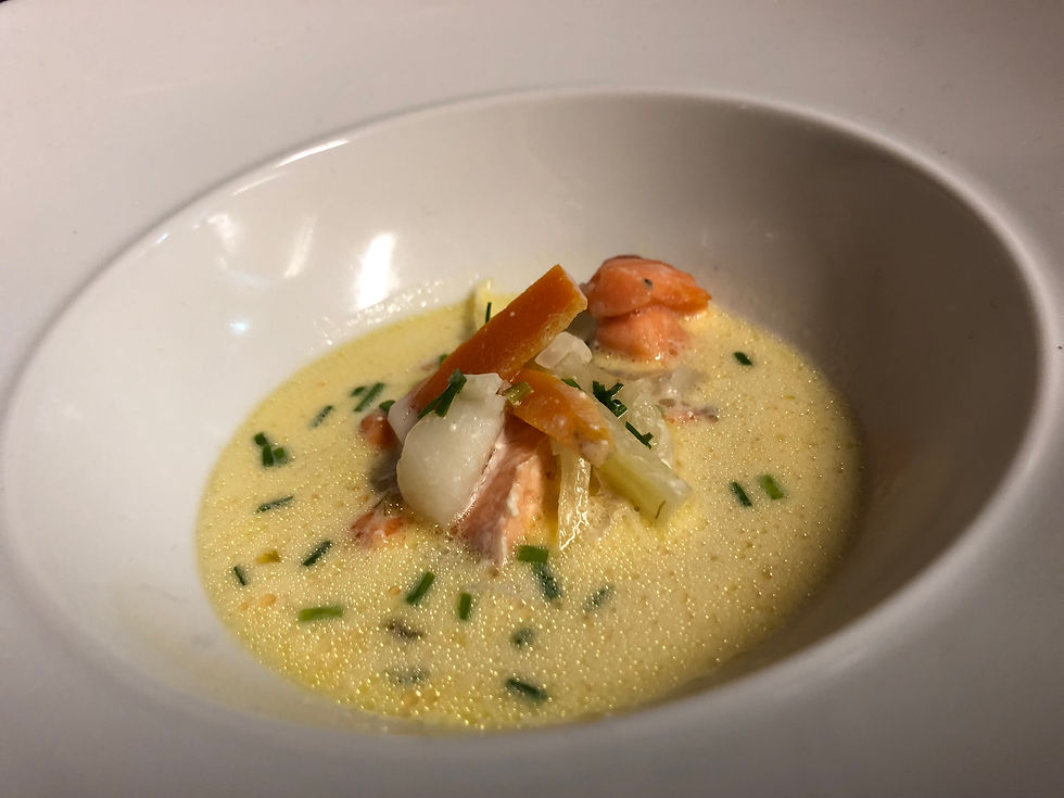 3-rettar med fiskesuppe og reinsdyr på menyen 