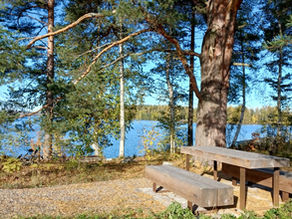 PÖYTÄRYHMÄT: PAIKKA KOHTAAMISILLE