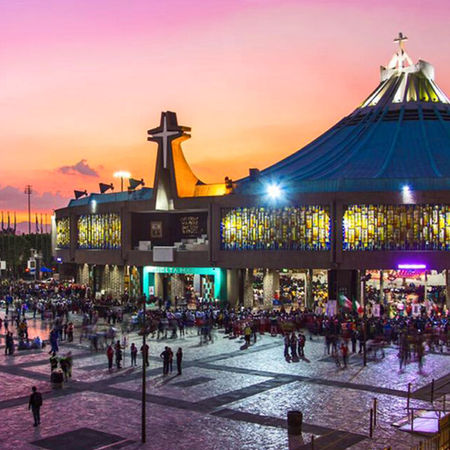 basilica de guadalupe nocturna